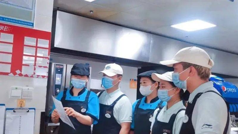 零食批发：厂家直销与经销商的区别解析